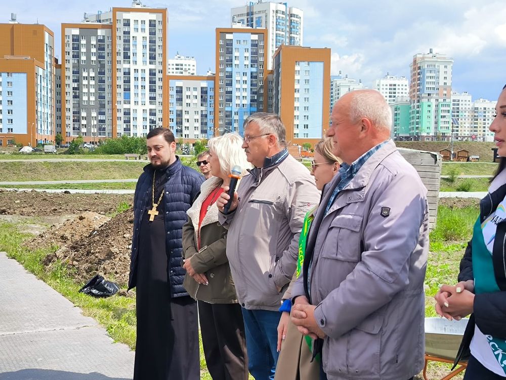 Новости академического екатеринбурга. Первый Академический Екатеринбург. Гарант Академический Екатеринбург. Аллея выпускников. Солнечные аллеи Екатеринбург.