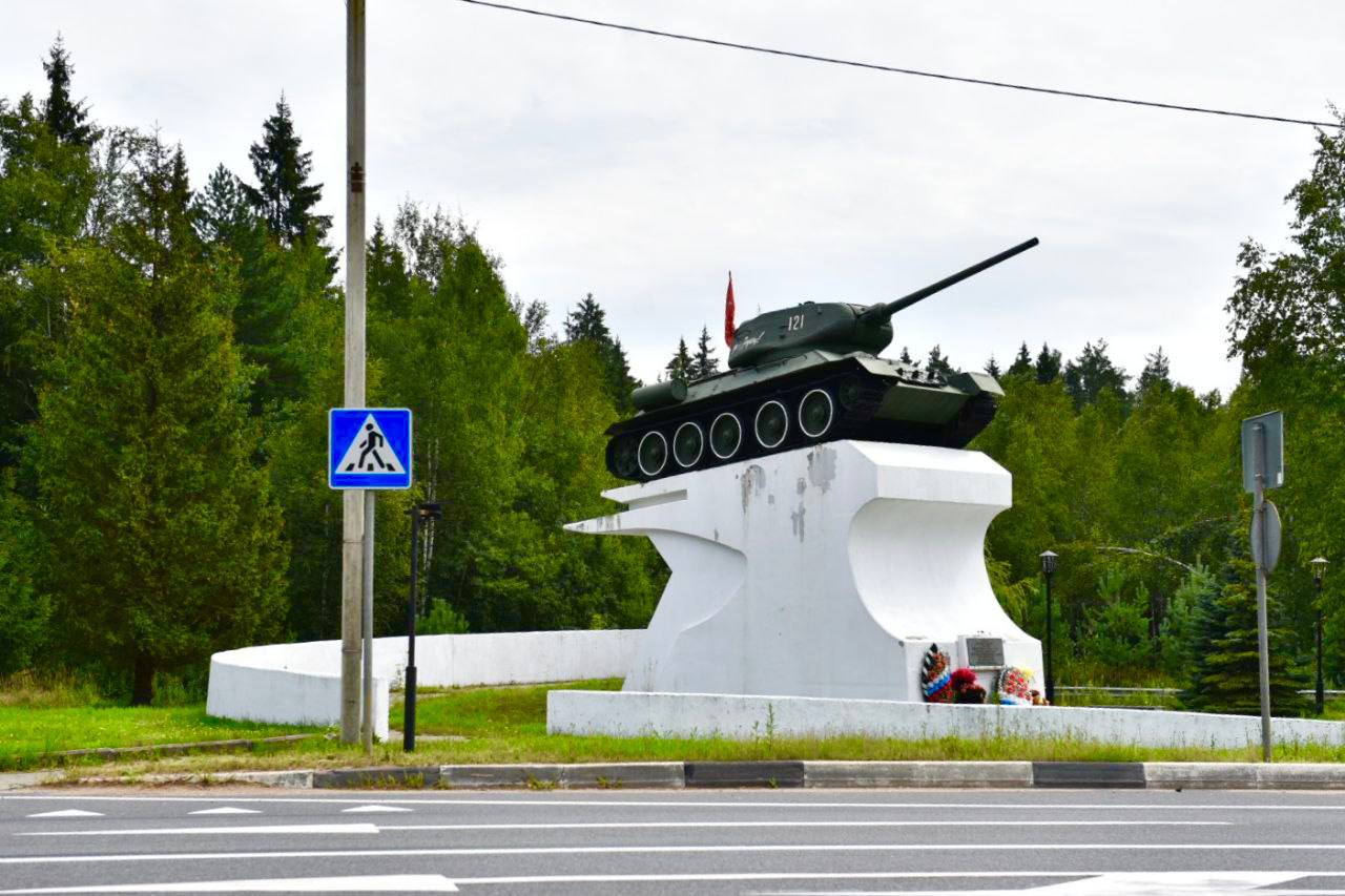 Михаил Евраев проинспектировал состояние придорожных территорий вдоль трассы М8 в Переславль-Залесском округе