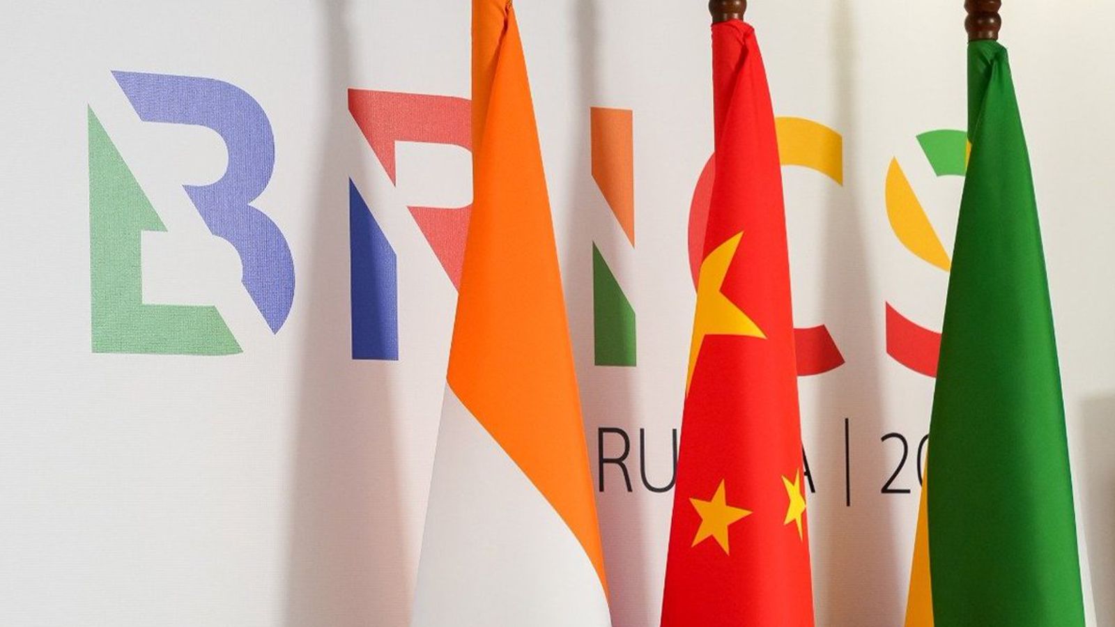 Глава МИД Индии может встретиться с коллегами из России и КНР на полях БРИКС