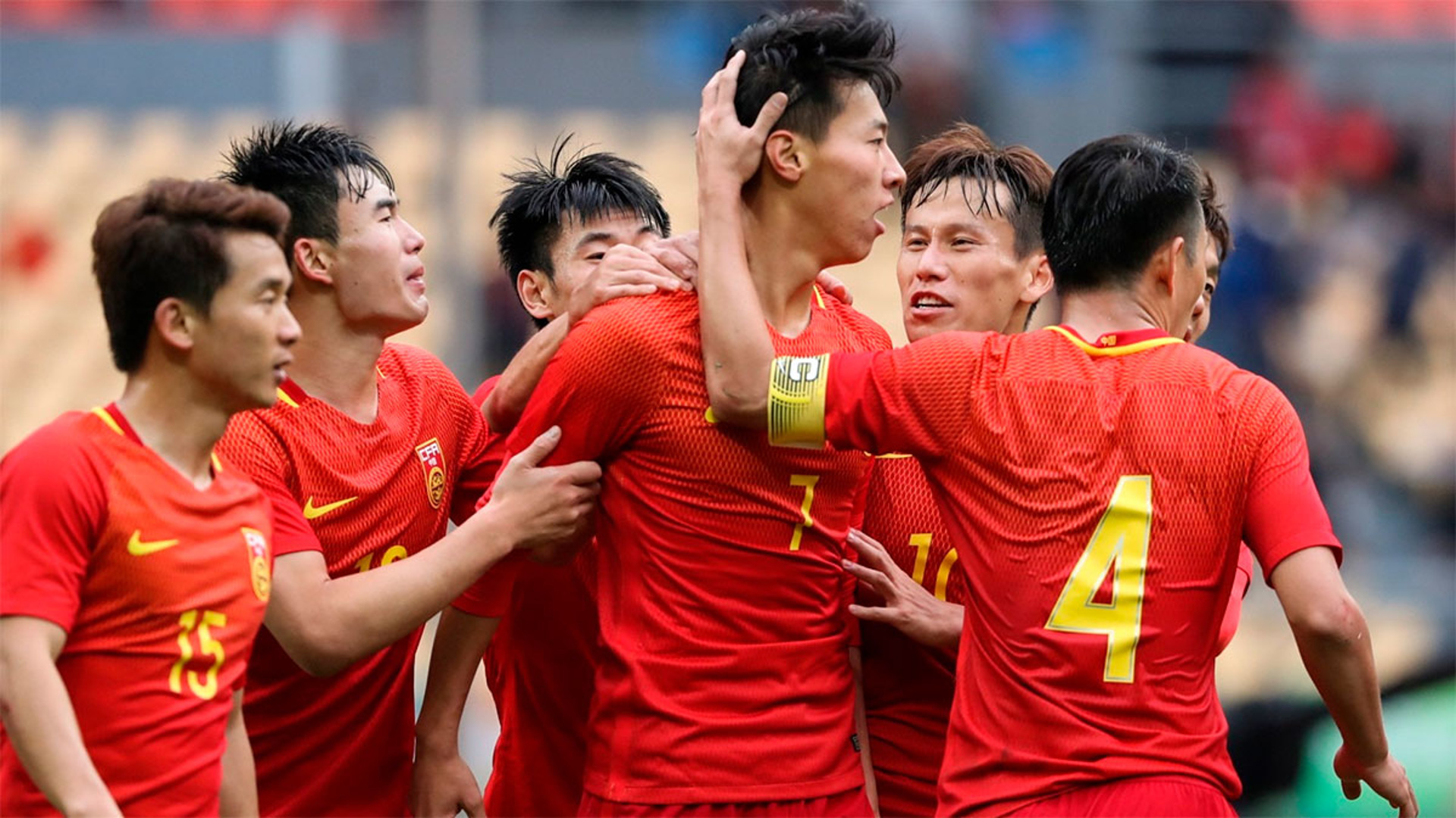 Китайский футбол. Сборная Китая по футболу. Китай футбол сборная. Футболистки в Китае. Китайские футболисты.