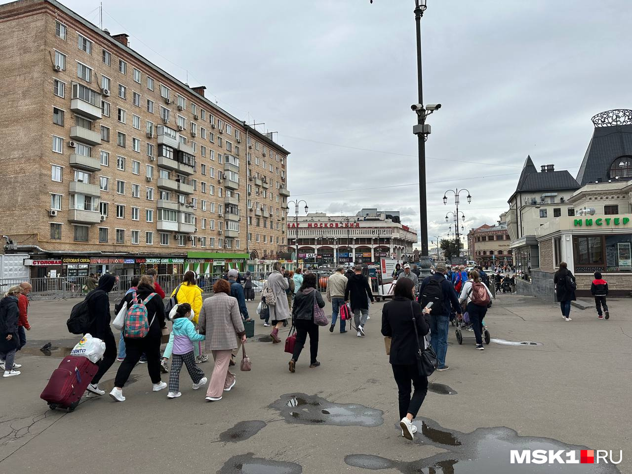 три вокзала в москве на одной площади как называются