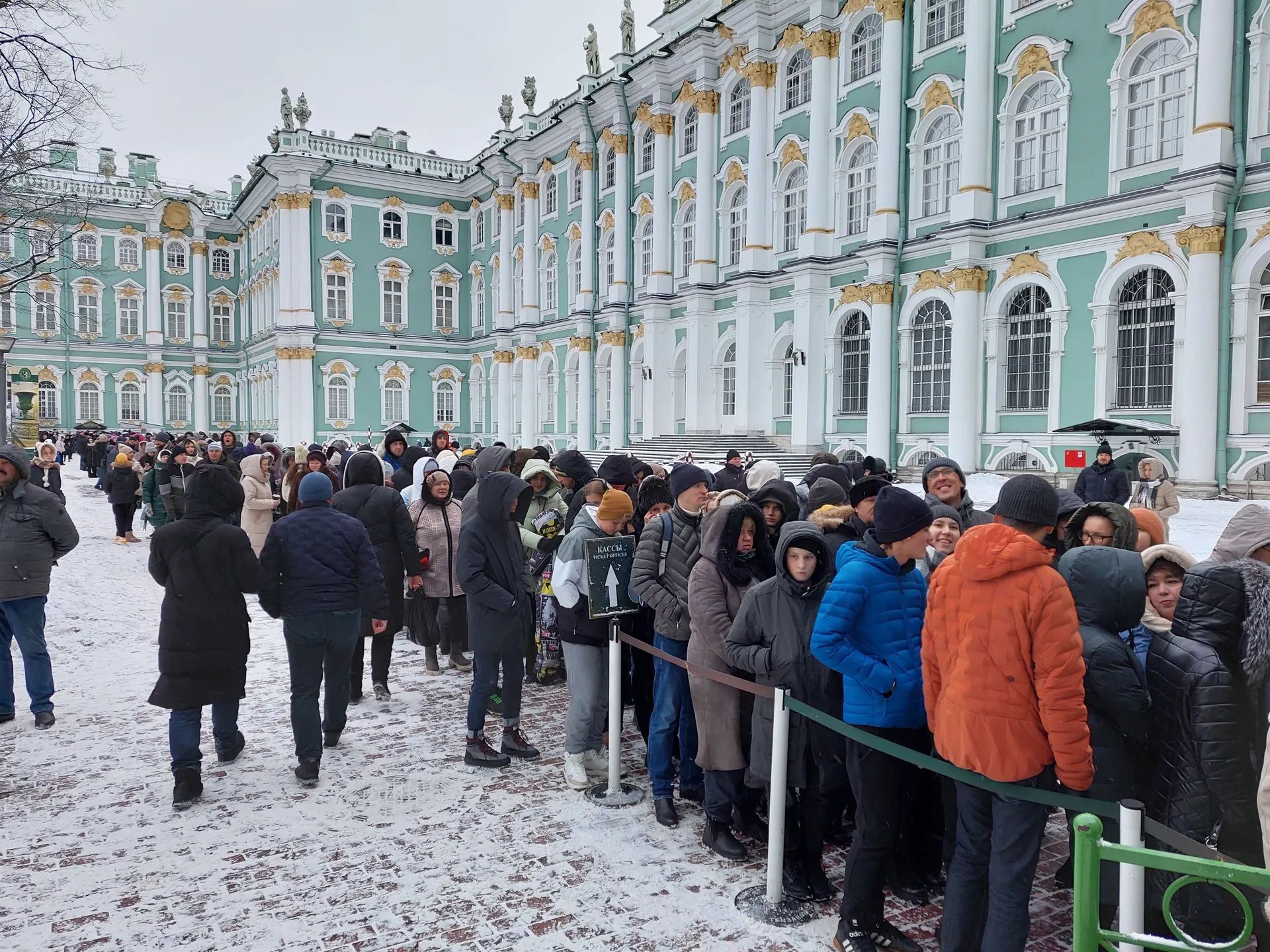 Очередь в эрмитаж фото