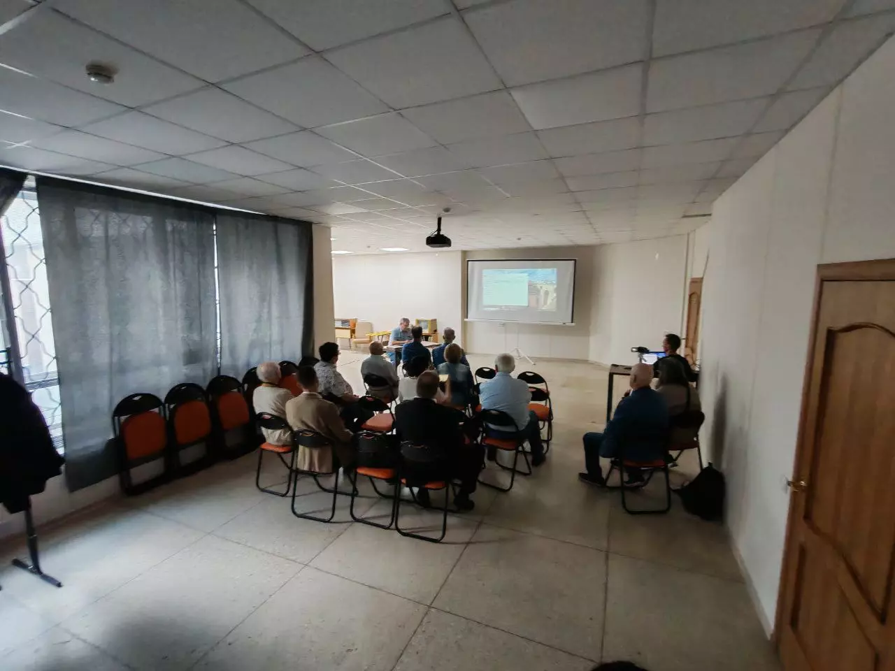 Заседание рабочей группы по транспорту Общественного совета Академгородка, посвященное идее транспортно-пересадочного узла «Обское море 2.0» как альтернативе ТПУ «Университет», проходит в среду, 23 июля, в администрации Советского района Новосибирска. В попытках сообщить о мероприятии своим читателям редакция «Академ.Инфо» столкнулась с трудностями.