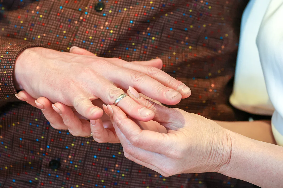 выплаты за бракосочетание. заочный брак. государственная дума юмор. законопроект о длительном браке в госдуме. законопроект о браке более 20 лет.