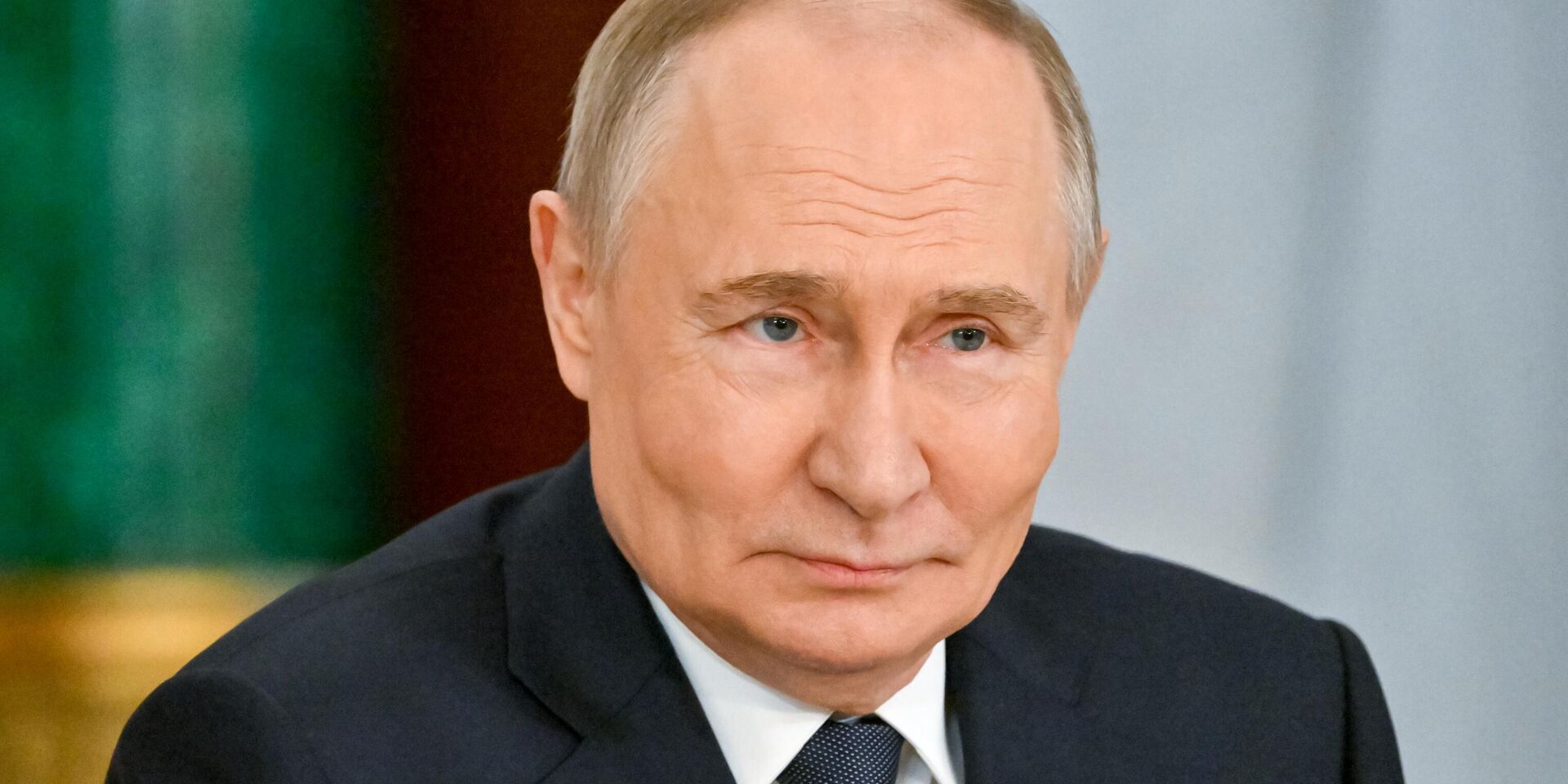 Встреча президента РФ В. Путина и премьер-министра Малайзии А. Ибрагима - ИноСМИ, 1920, 11.06.2025