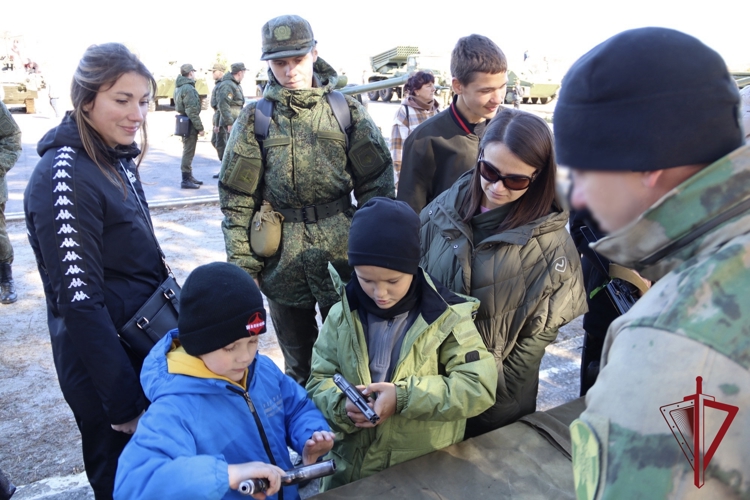 Росгвардия в Амурской области приняла участие в Военно-техническом форуме