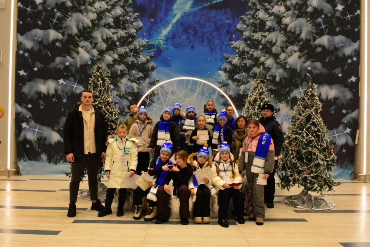 15 юных сахалинцев побывали на Кремлевской елке в Москве пресс-служба министерства образования Сахалинской области