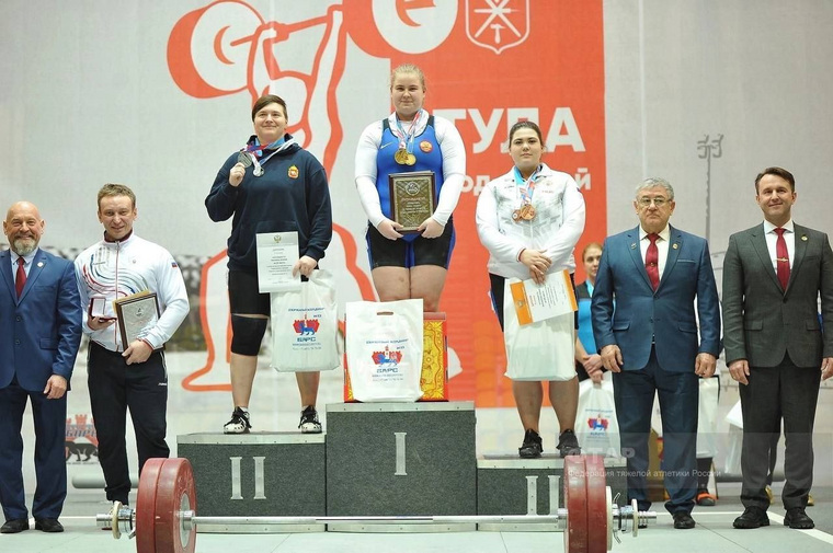 Чемпионка Европы завоевала серебро на всероссийских соревнованиях по тяжелой атлетике в Туле