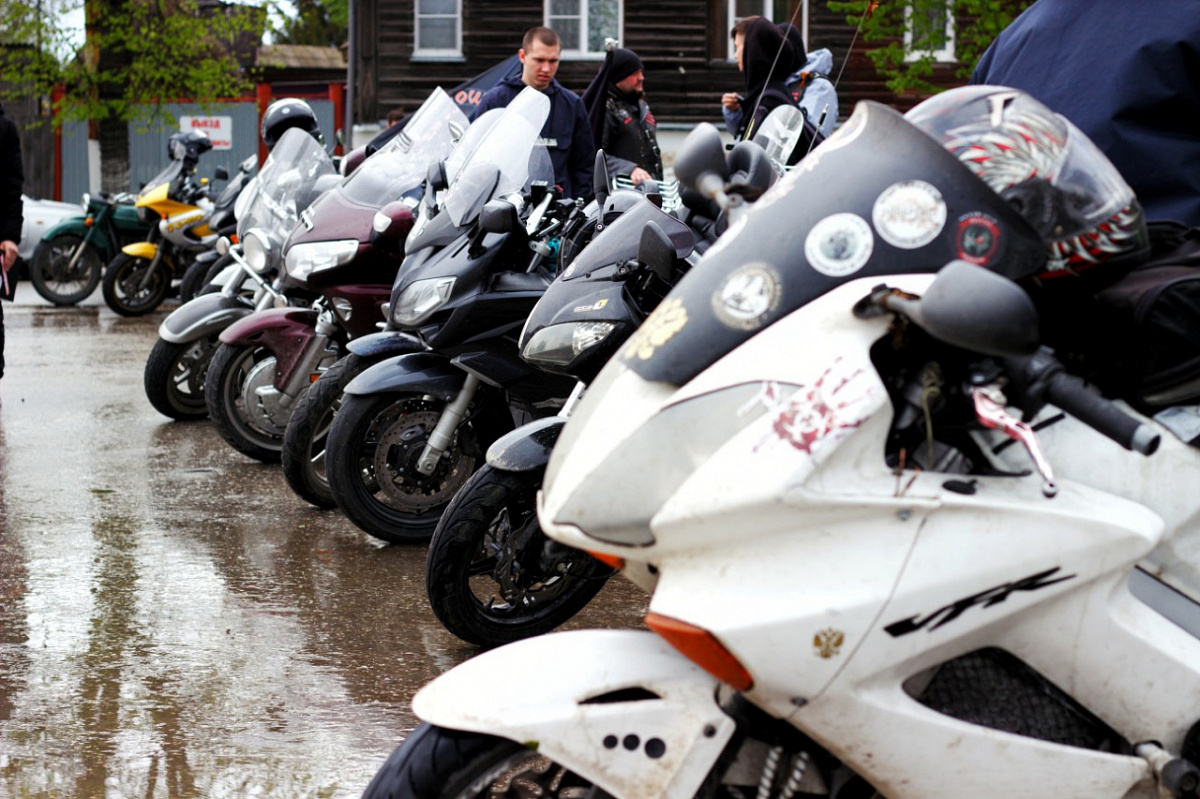 Мотоцикл урал 50000р. Outside day motorcycle park. Драгстар 1100 2008. Рязань дтп с мотоциклистом. Мотоцикл в шиловском районе.