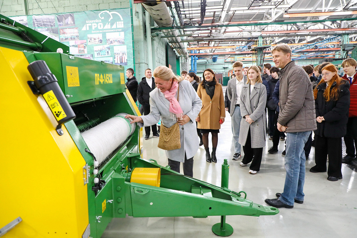 «Эстафету юбилейного огня» приняли на площадке «Бобруйскагромаш»