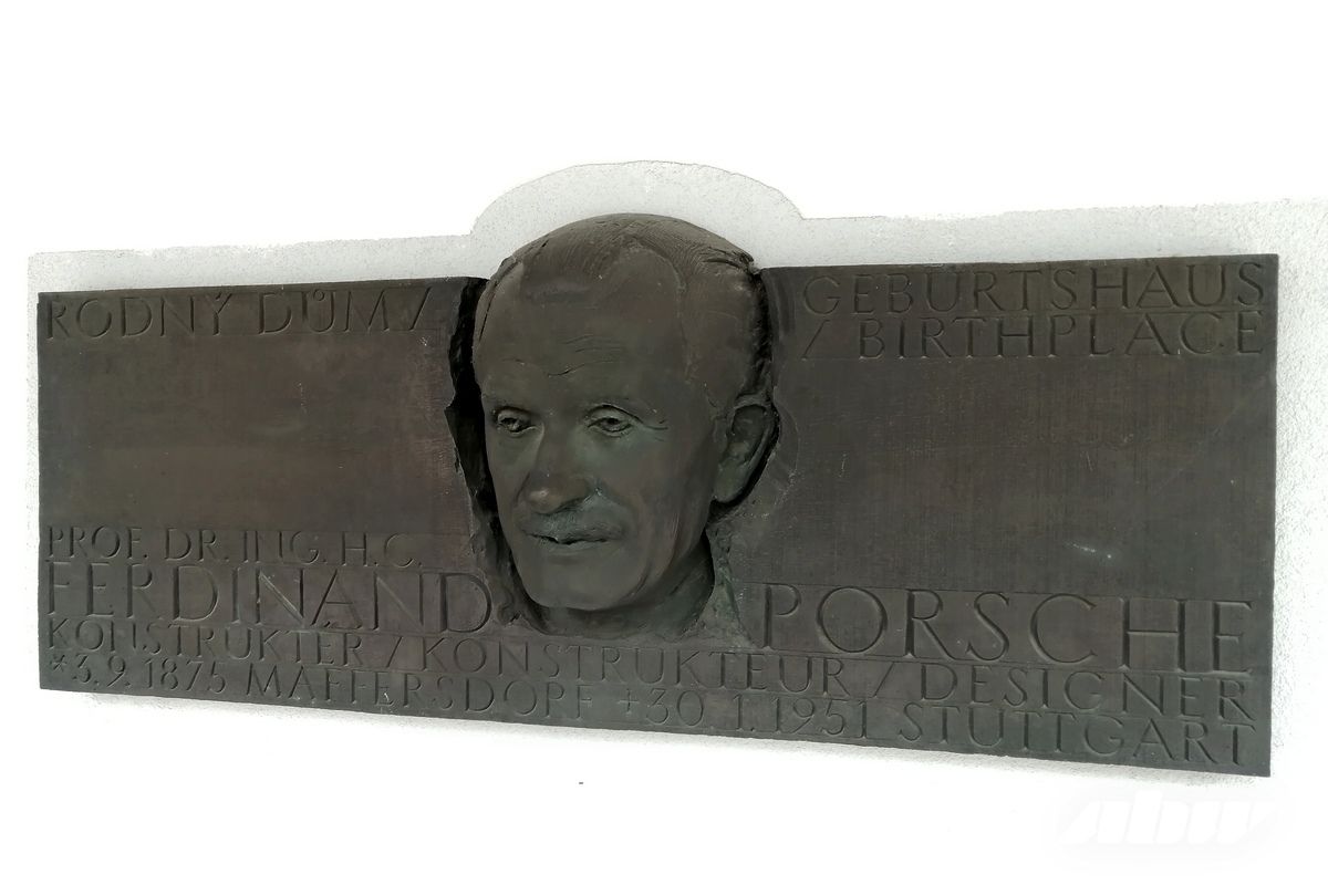 От экспериментов с электричеством до Volkswagen Beetle: 150 лет со дня рождения Фердинанда Порше