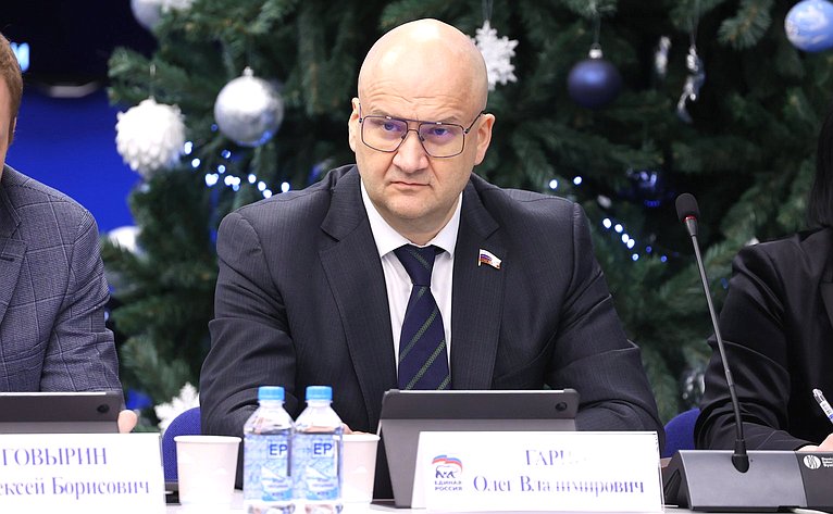 Заседание Комиссии Совета Федерации по развитию креативных (творческих) индустрий и народных художественных промыслов в РФ