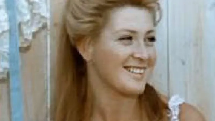 Отношения с Таривердиевым, сын-жулик и дочь-иноагент. Как живёт актриса Людмила Максакова