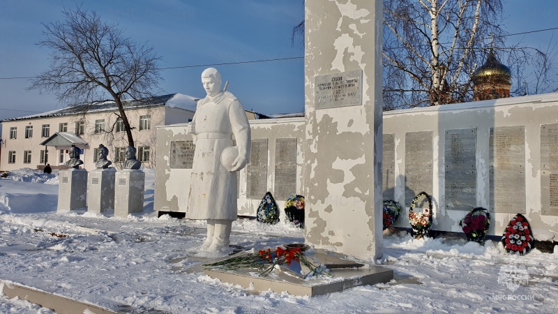 Возложение цветов в память о Сталинградской битве