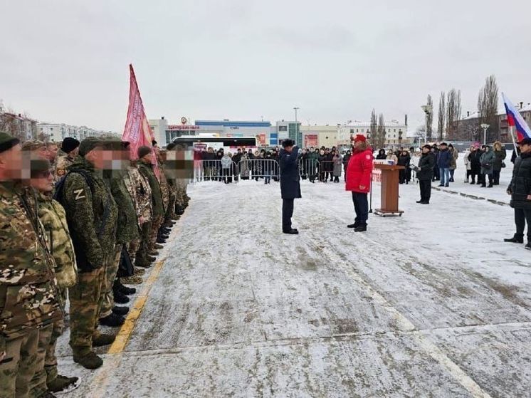 Из Уфы после отпуска в зону СВО отправилась группа бойцов