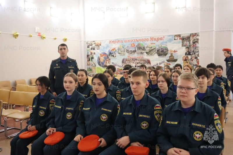 Юные спасатели Нефтеюганска: посвящение в кадеты