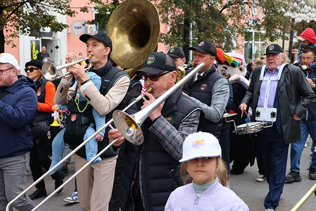 На улицах Челябинска прошел джазовый фестиваль