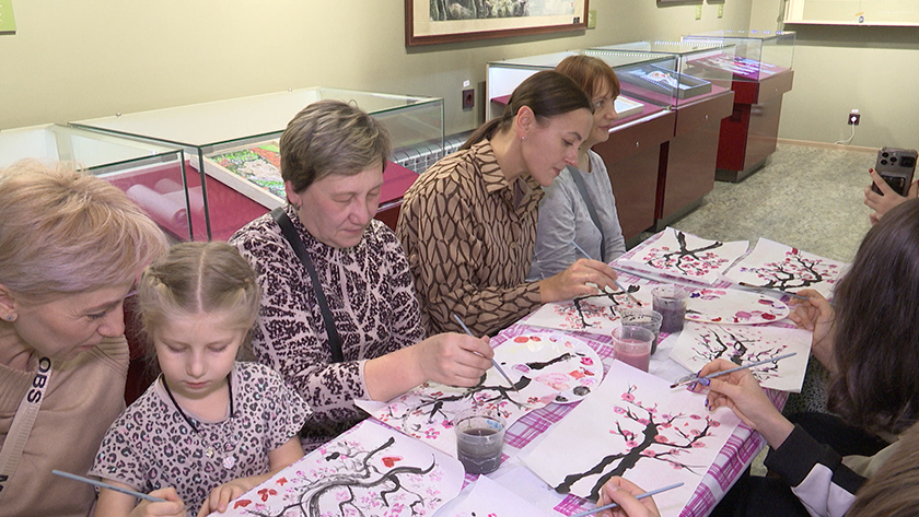 От китайской живописи до изготовления десертов: как прошла «Ночь искусств» в области - gtrkamur.ru