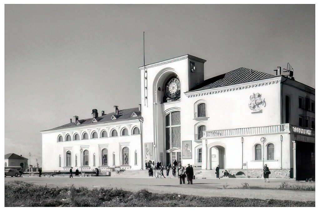 В ходе летнего ремонта на новгородском ж/д вокзале восстановят исторический облик здания
