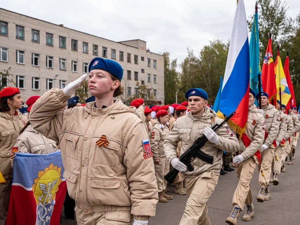 Участницы из 30 регионов сразились в игре «Девушки в погонах» в Подмосковье