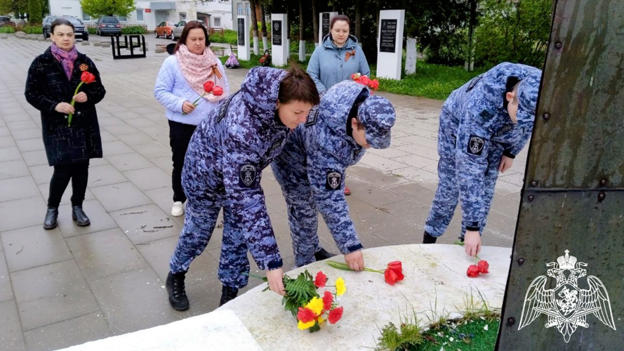Тарусские росгвардейцы почтили память защитников Отечества