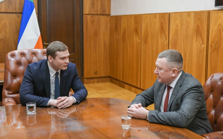 Экономить на своих замах глава Хакасии не собирается: 6-м стал Дмитрий Бученик 