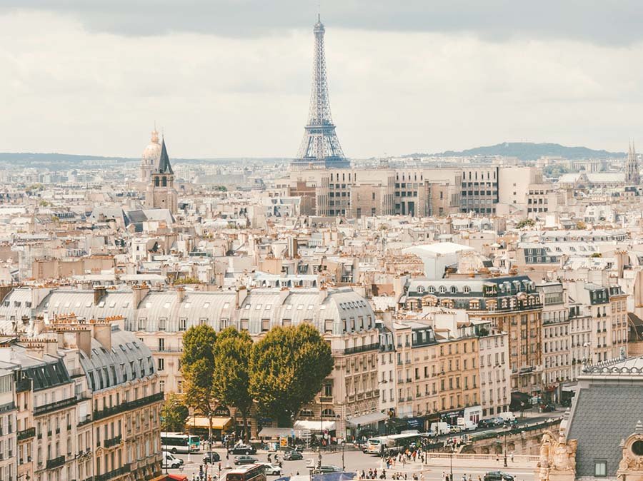 Виза таланта Франции: новые зарплатные требования