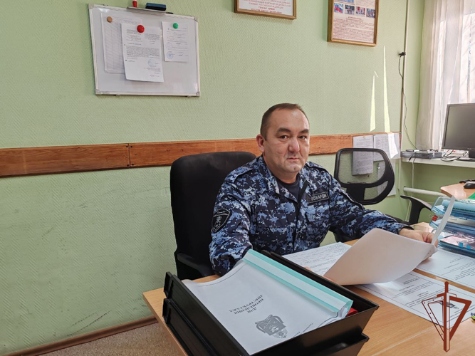 Военнослужащие и сотрудники Уральского ордена Жукова округа Росгвардии рассказали о своих семьях в День отца 