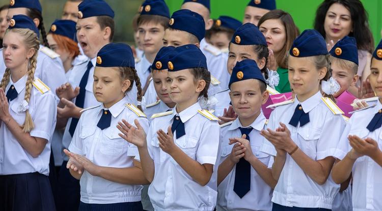 Белгородским школьникам к новому учебному году закупили ранцы