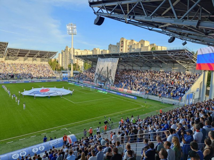 Домашний матч воронежского «Факела» против «Уфы» собрал 10 тыс зрителей