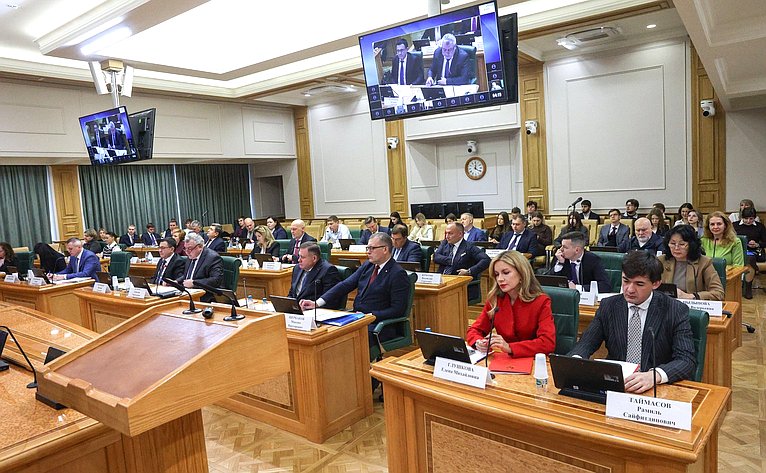 Круглый стол на тему «Особый порядок привлечения к административной ответственности судей и иных должностных лиц, выполняющих определенные государственные функции»