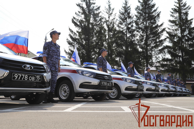 Тульские росгвардейцы получили служебные автомобили в День Государственного флага (Видео)