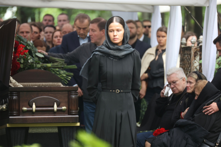 Полина Копылова на церемонии прощания перед похоронами бывшего министра транспорта РФ Романа Старовойта