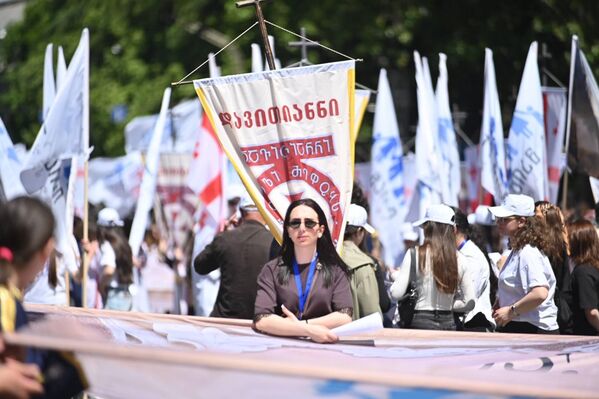 Тут в храме Кашвети проходит молебен, затем огромная процессия начинает шествие. - Sputnik Грузия