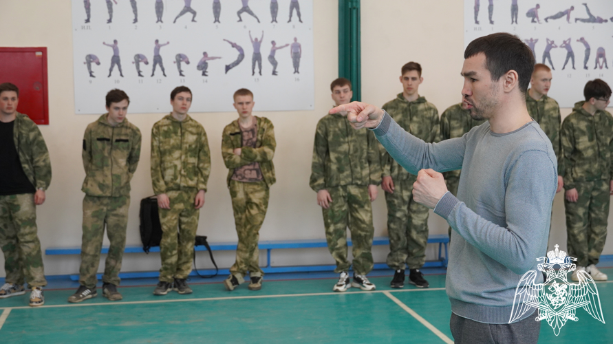 В Саратове воспитанники «Гвардейской смены» встретились с призёром чемпионата мира по боксу 