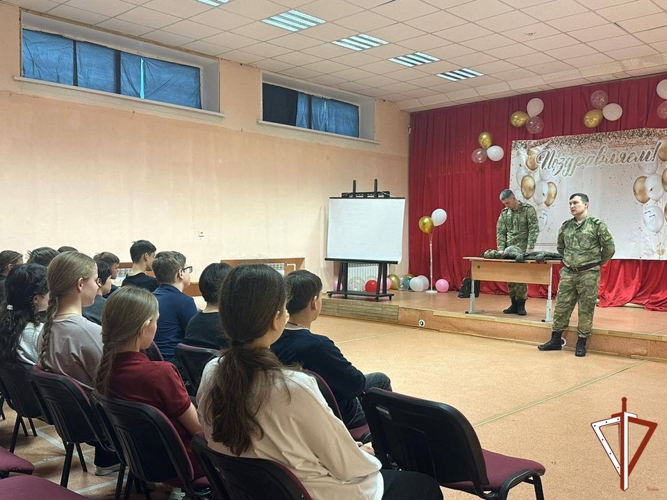 Росгвардейцы в Свердловской области приняли участие в ряде мероприятий для молодежи