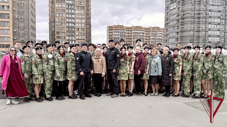Сотрудники СОБР стали почётными гостями на общешкольном мероприятии посвященном Дню Победы