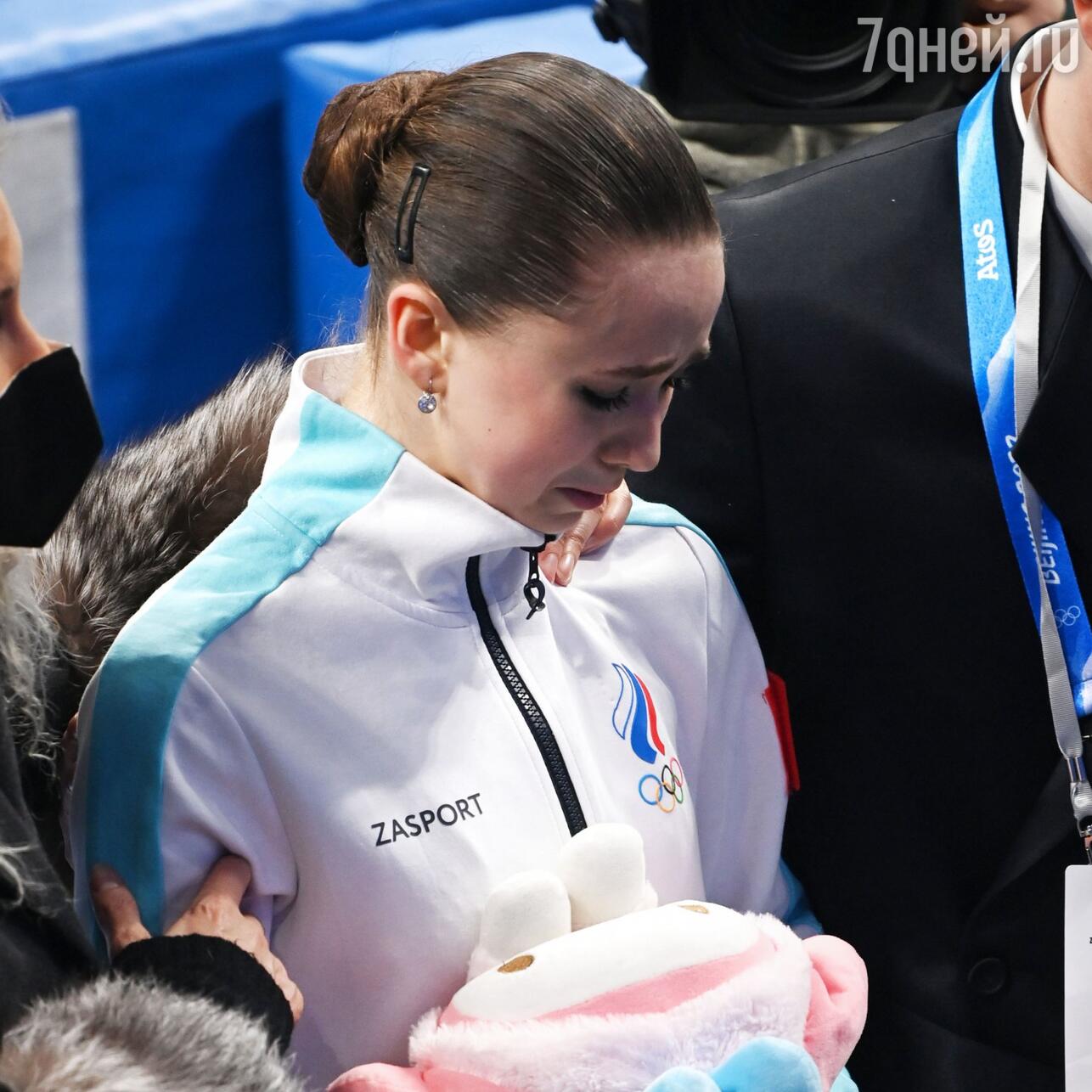 Камила валиева фигуристка. Фигуристка с медалью. Камила валиева. Камила валиева и русада. Камила валиева.