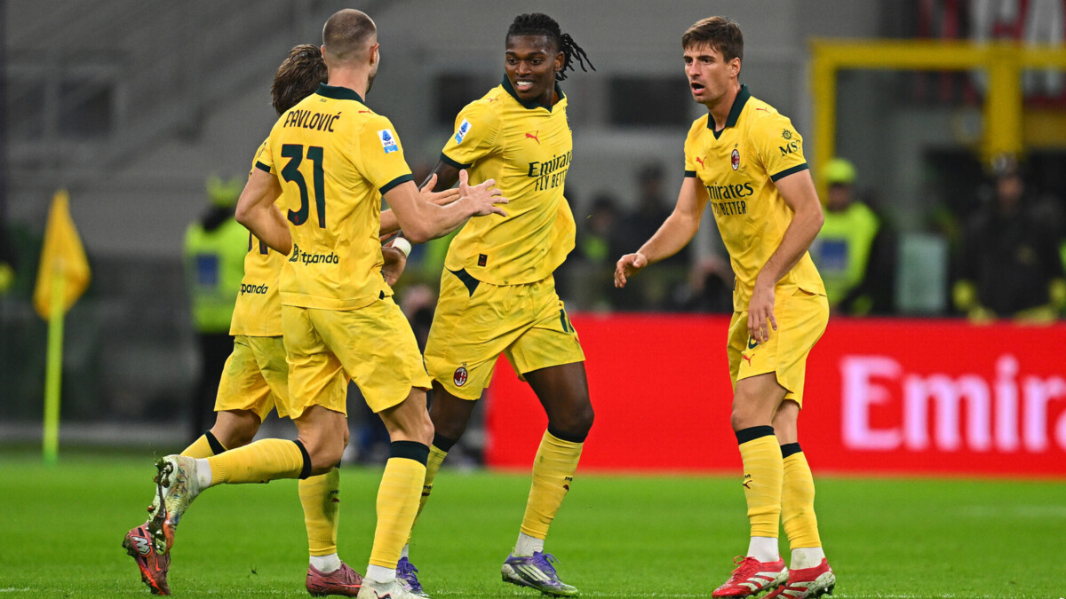 «Милан» обыграл «Фиорентину» благодаря дублю Леау и возглавил таблицу Серии А
