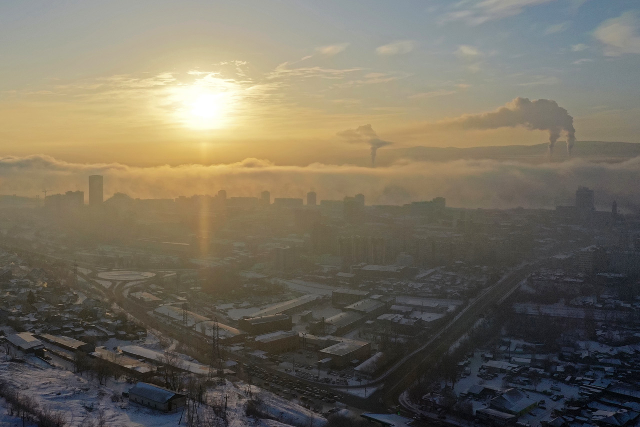 Чистое небо красноярск. Красноярск загрязнение воздуха. Красноярск зима. Режим черного неба. Грязный воздух.