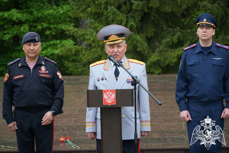 Росгвардейцам вручили государственные награды в Брянске (видео)