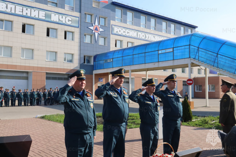 В День памяти сотрудников, погибших при исполнении служебного долга, традиционно почтили ульяновских огнеборцев
