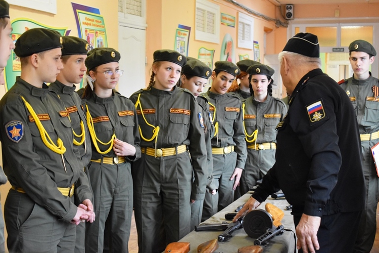 В Нижнем Новгороде при поддержке Росгвардии прошел первый межрегиональный фестиваль кадетских классов и клубов «Гвардейская смена» (фото,видео)