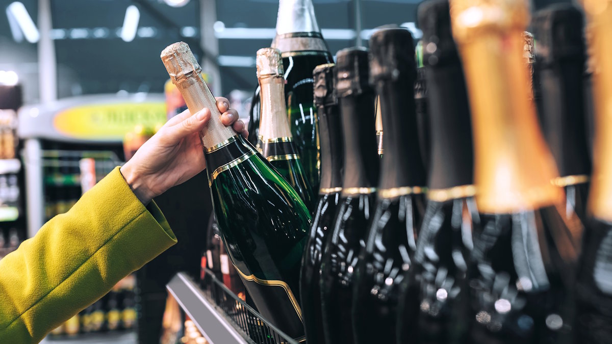 Мировые производители крепкого алкоголя снижают цены