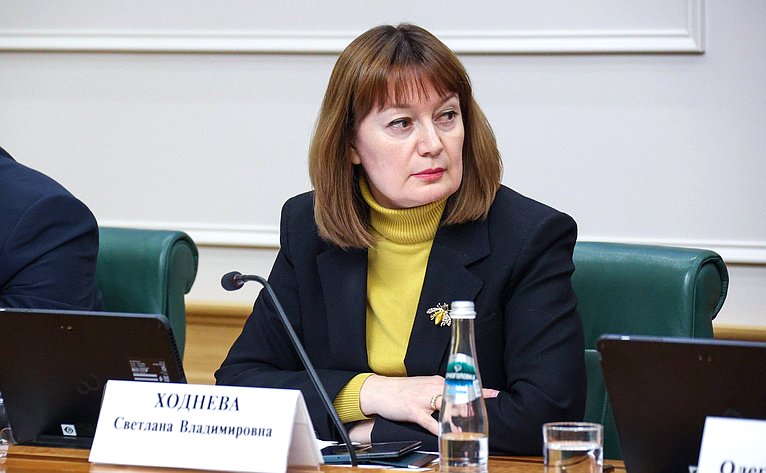 «Парламентский диалог» с руководителем Федерального агентства по недропользованию Олегом Казановым