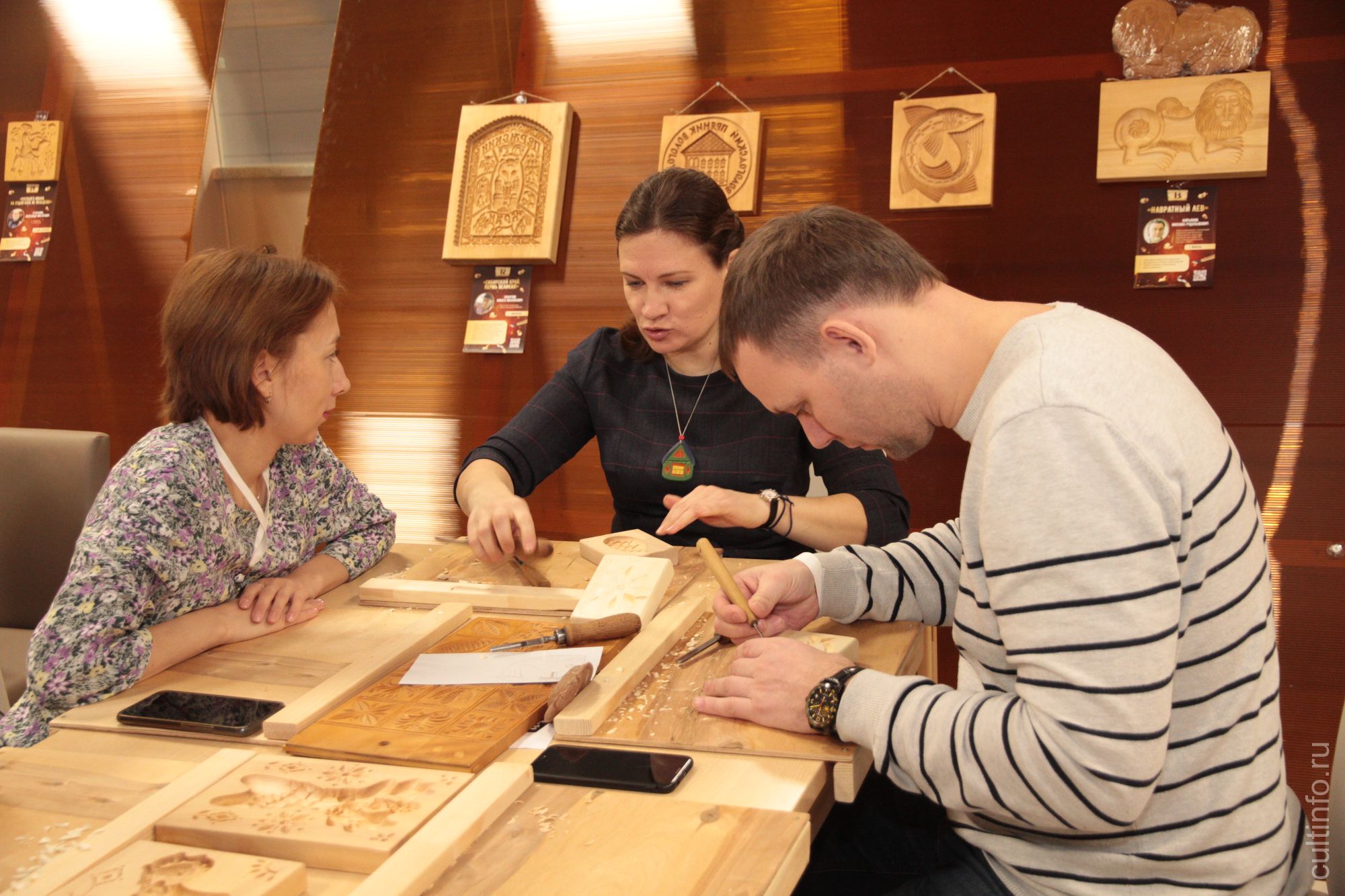 Фестиваль ремесленников в вологде. Мастеру вологда. Вологодские промыслы. Магазин мастер сокол вологодской. Мастеру вологда.