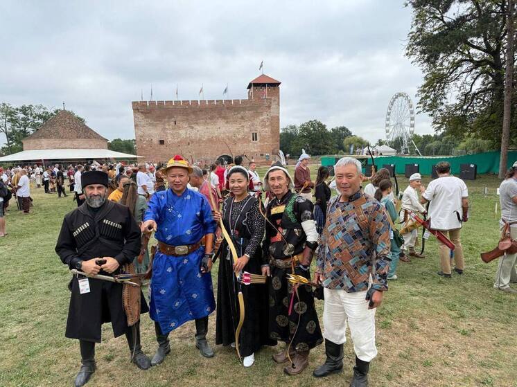 Спортсмены из Бурятии завоевали бронзу на чемпионате мира по стрельбе из исторических луков в Венгрии