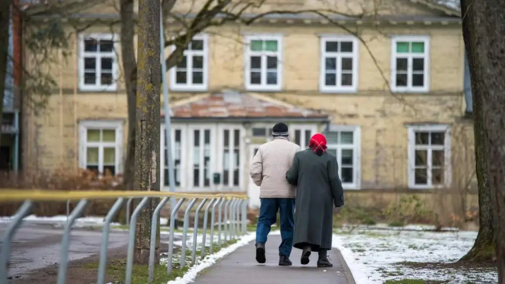 Есть ли жизнь за чертой бедности: в Латвии каждый четвертый прозябает в нужде