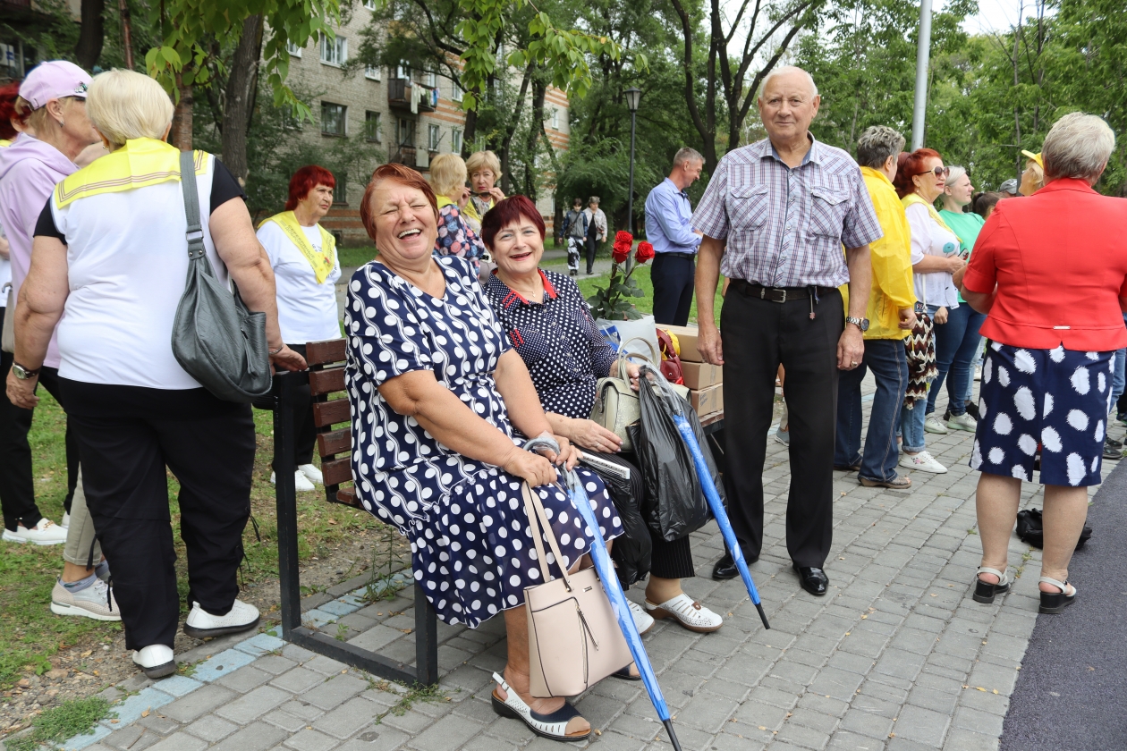 Вакансии город уссурийск. Жители города. Уссурийск день города 2010. Жители Уссурийска. С днем города.