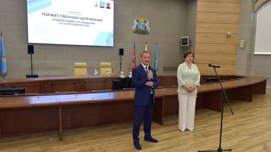 Подписано соглашение между учебными заведениями ЛНР и Барнаула